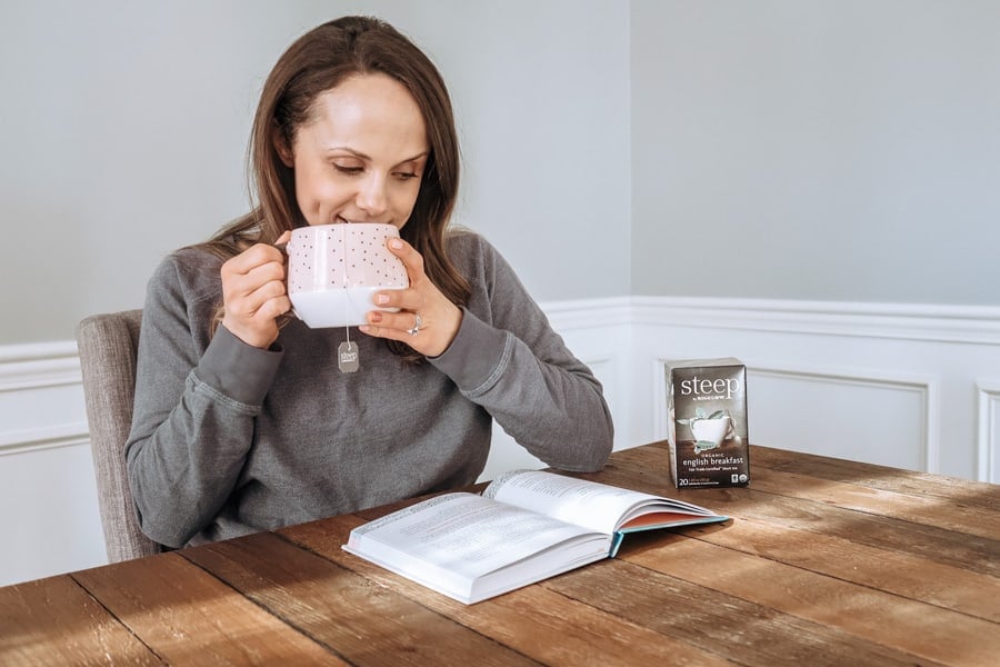 Looking to reduce stress naturally? healthy Lifestyle Blogger Momma Fit lyndsey is sharing her simple routine for how to reduce stress