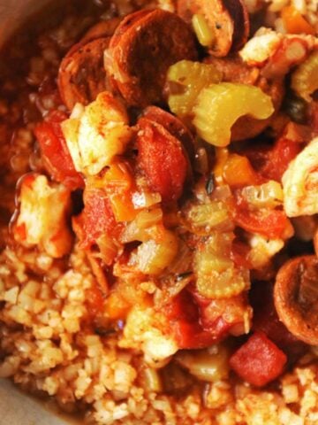 close up of gumbo over cauliflower rice.