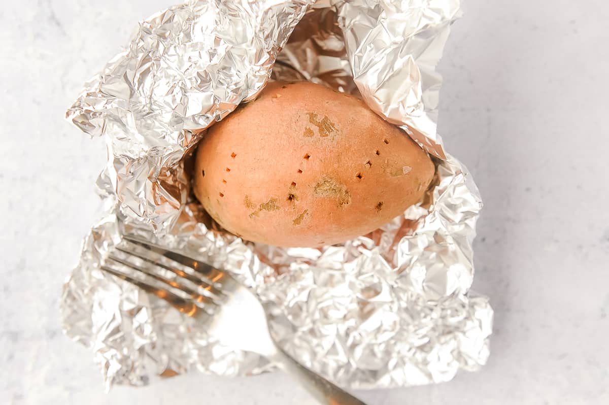 how to cook an entire sweet potato in the air fryer