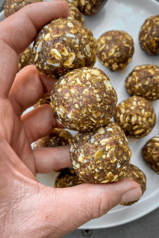 Seed cycling recipes like smoothies, yogurt bowls and seed cycling energy bites to help with seed cycling for hormone balance.ย This article explains seed cycling for beginners and gives you some easy seed cycling recipes to make the process easier.