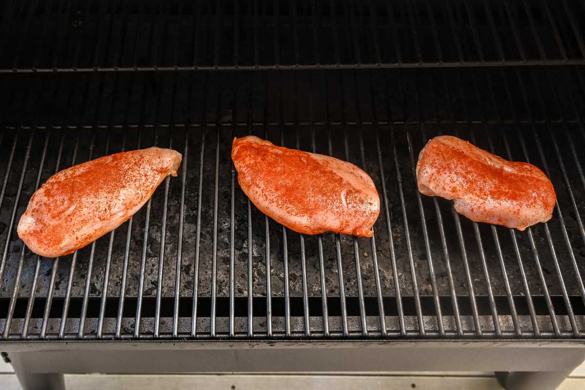 seasoned chicken on the grill.