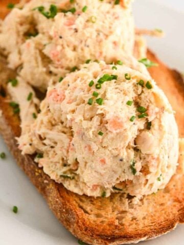 close up of cottage cheese chicken salad on sourdough toast.
